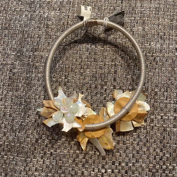 Mother of Pearl Necklace - Picture 3 of 6